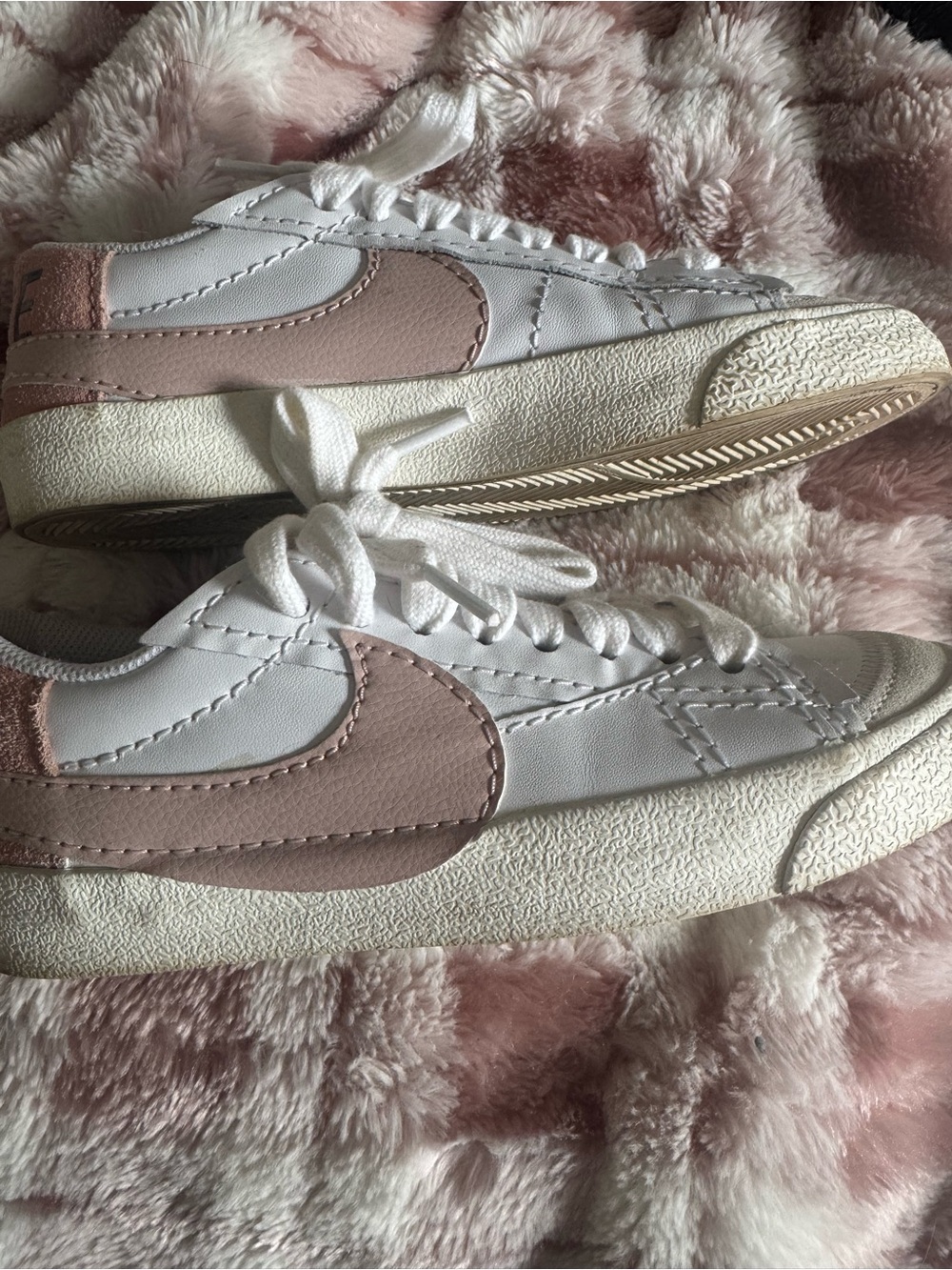Nike Women's White and Light Pink Retro Sneakers